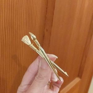 ARTIST BRUSHES BROOCH!🖌️🖌️🖌️